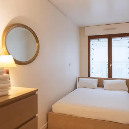 Charming 36m With Terrace In The Heart Of