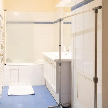 Charming 36m With Terrace In The Heart Of Apartament