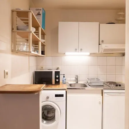 Apartament Charming 36m With Terrace In The Heart Of