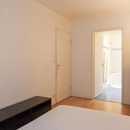 Apartament Charming 36m With Terrace In The Heart Of Paryż